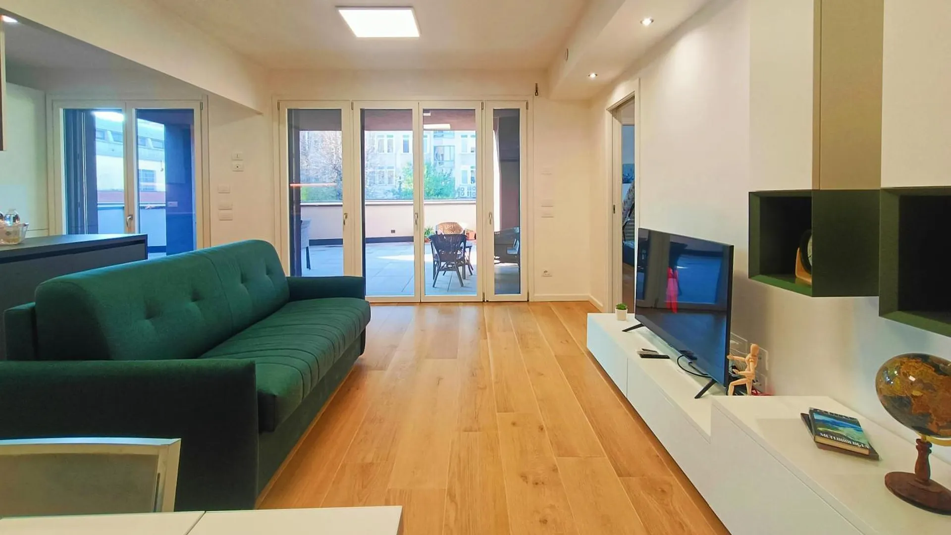 Yr Apartments Milan - Bicocca 0*,  إيطاليا